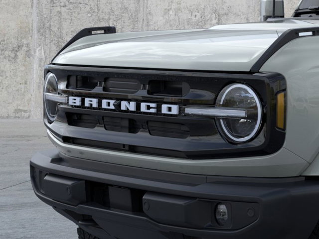 2024 Ford Bronco Outer Banks 19