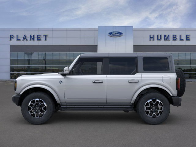 2024 Ford Bronco Outer Banks 3