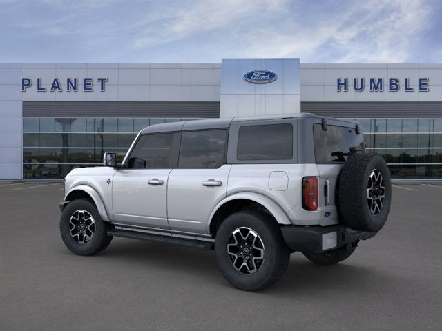 2024 Ford Bronco Outer Banks 4