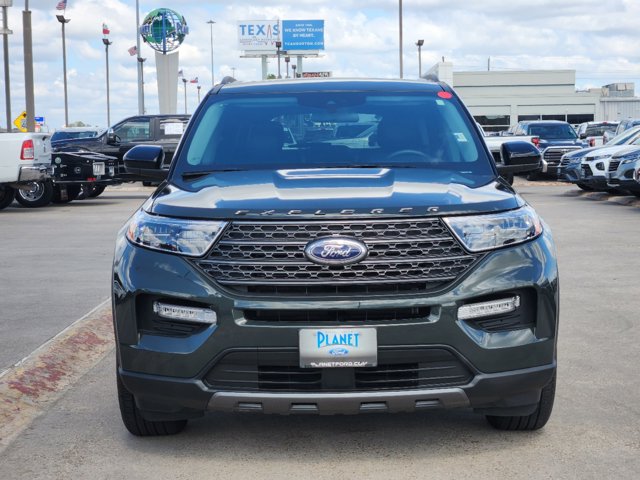 2023 Ford Explorer XLT 2