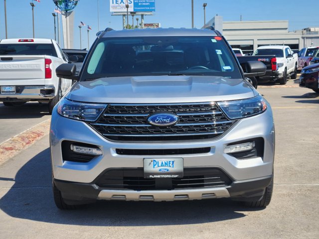 2023 Ford Explorer XLT 2