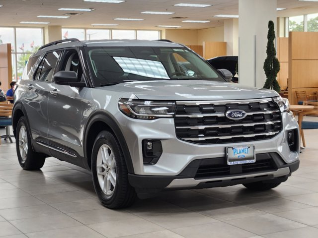 2025 Ford Explorer Active 2