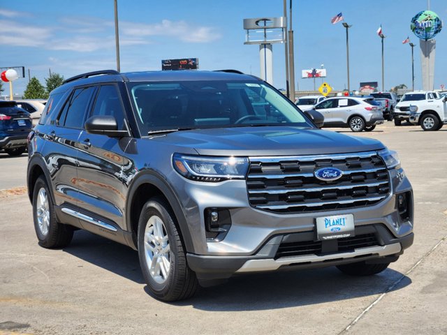 2025 Ford Explorer Active 2