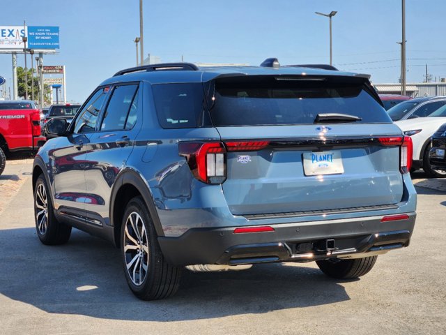 2025 Ford Explorer ST-Line 3