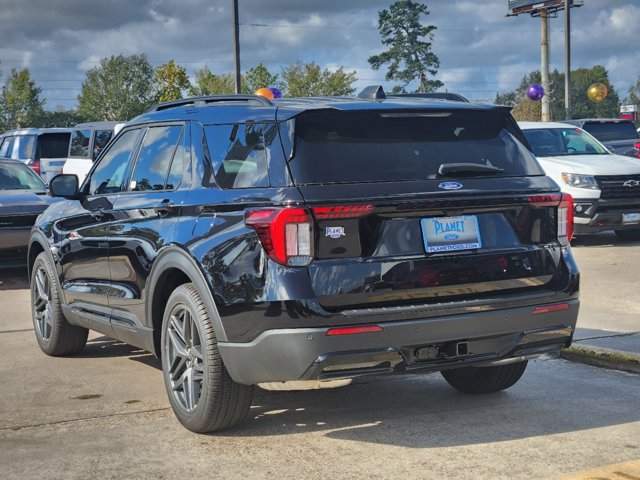 2025 Ford Explorer ST-Line 3