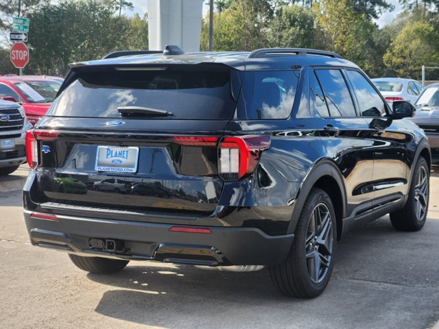 2025 Ford Explorer ST-Line 4