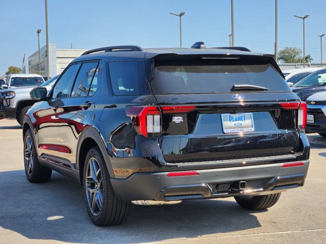 2025 Ford Explorer ST-Line 3