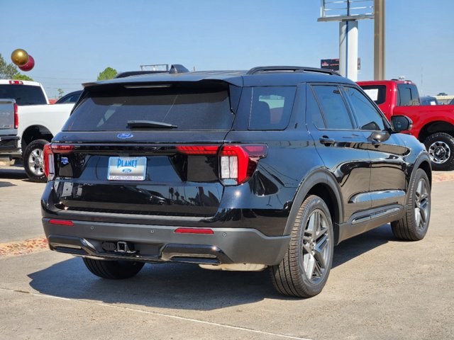 2025 Ford Explorer ST-Line 4