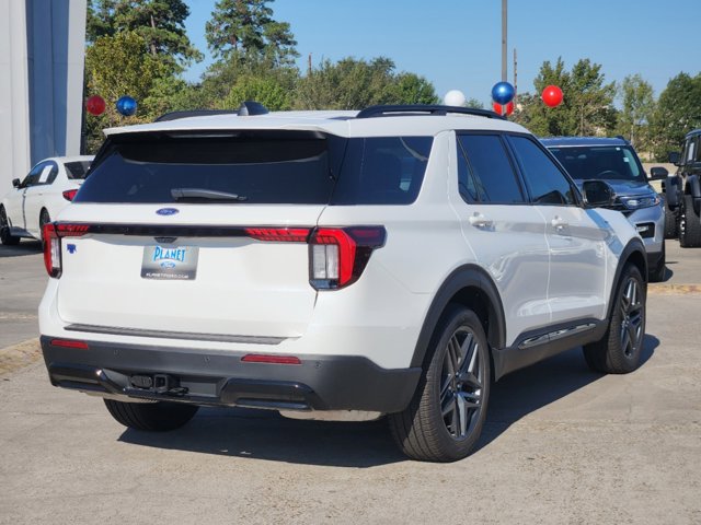 2025 Ford Explorer ST-Line 5