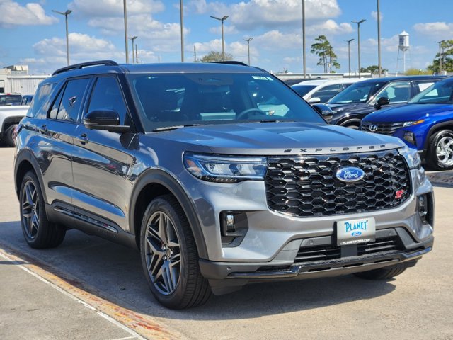 2025 Ford Explorer ST 3