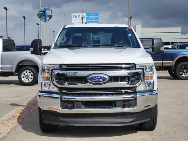 2022 Ford Super Duty F-250 SRW XLT 2