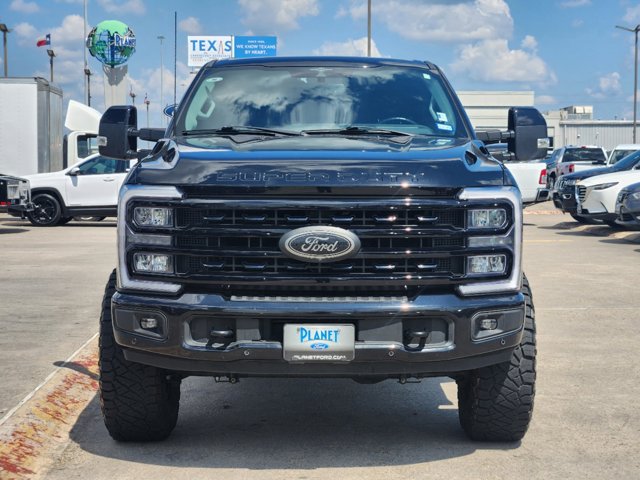 2023 Ford Super Duty F-250 SRW LARIAT 2