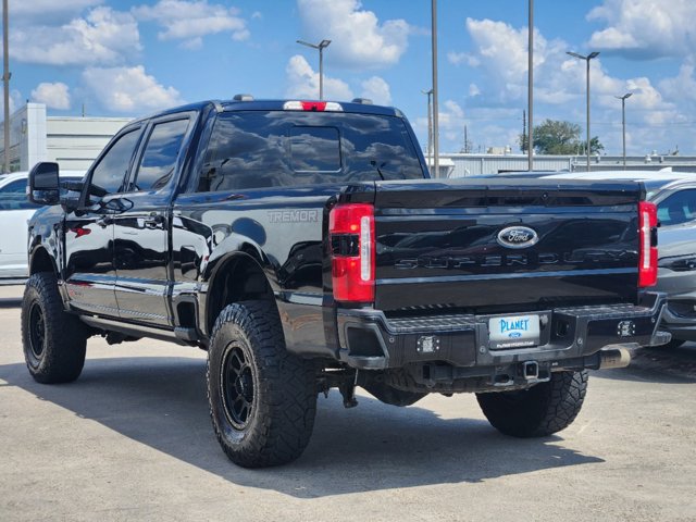 2023 Ford Super Duty F-250 SRW LARIAT 4