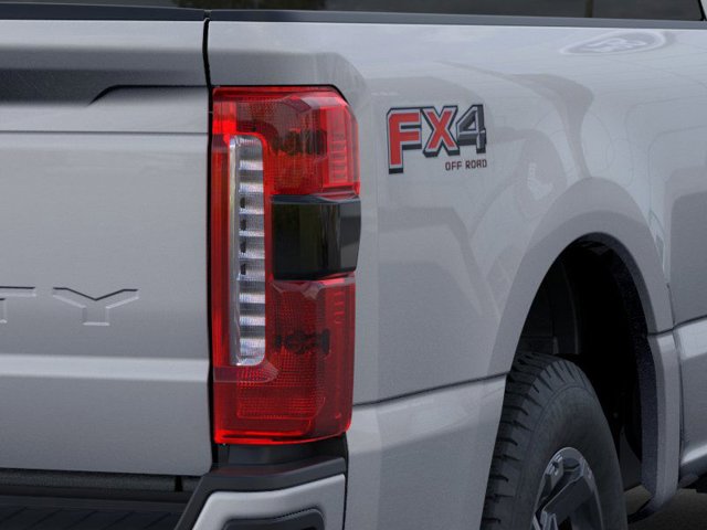 2024 Ford Super Duty F-350 SRW XLT 21