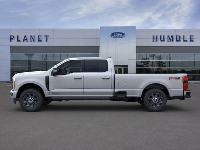 2024 Ford Super Duty F-350 SRW LARIAT 3