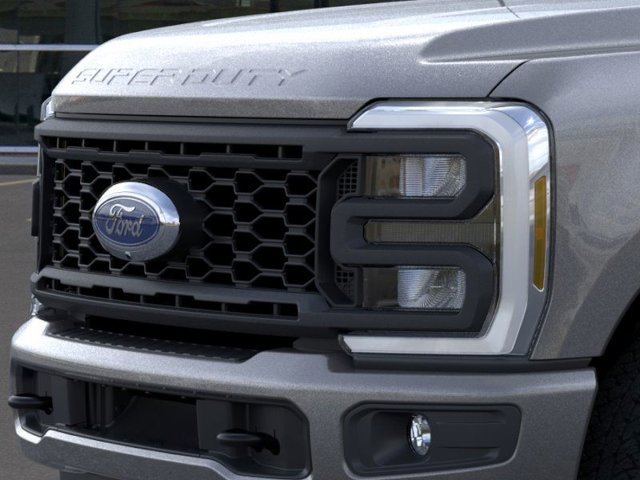 2024 Ford Super Duty F-350 SRW XLT 17