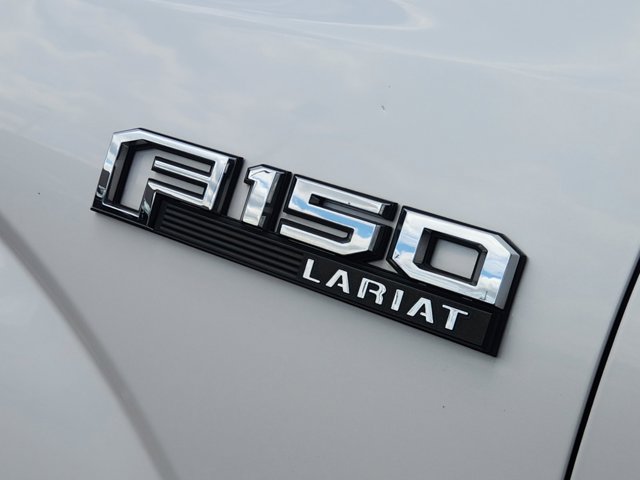 2015 Ford F-150 Lariat 11