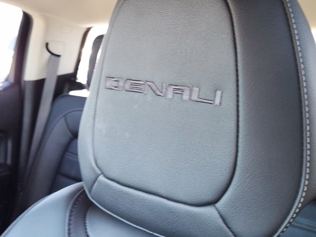 2019 GMC Canyon 4WD Denali 13