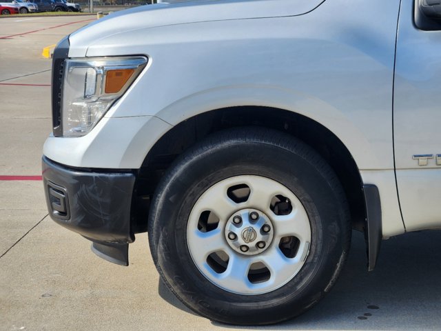 2017 Nissan Titan S 7