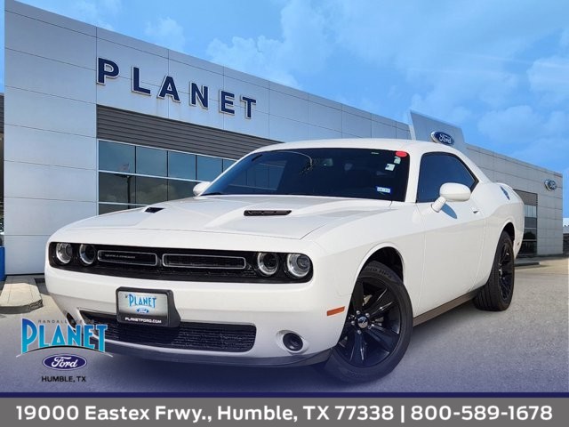 2019 Dodge Challenger SXT 1