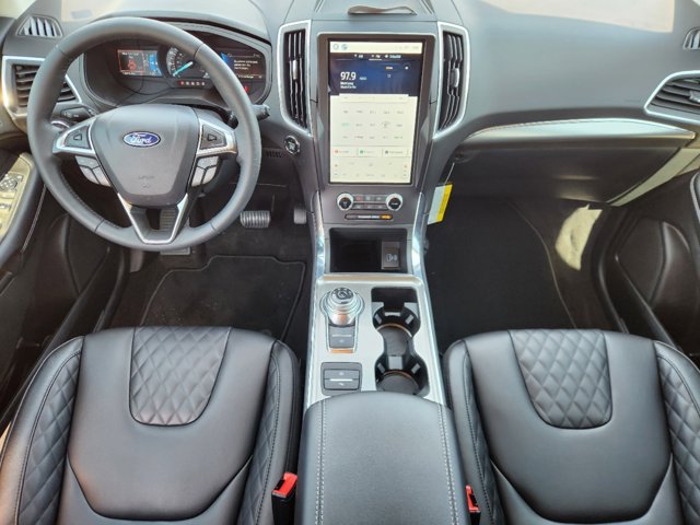 2024 Ford Edge Titanium 19