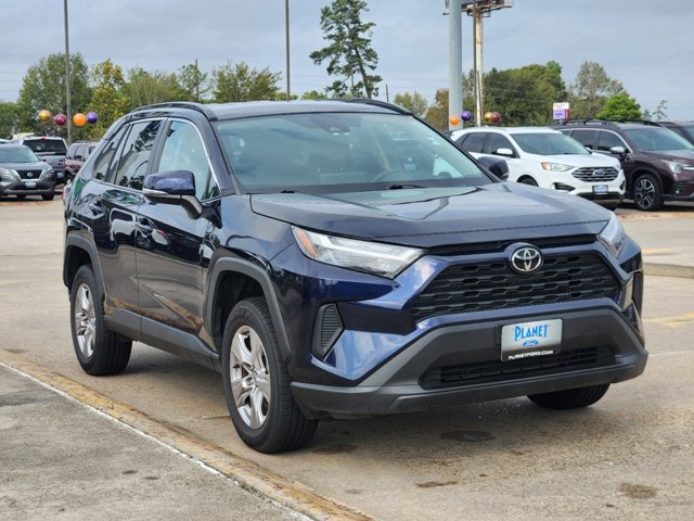 2022 Toyota RAV4 XLE 3