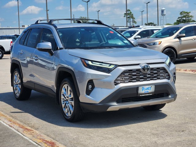 2023 Toyota RAV4 Limited 3