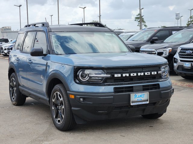 2024 Ford Bronco Sport Outer Banks 2