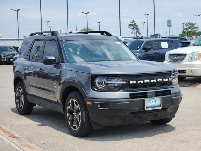 2024 Ford Bronco Sport Outer Banks 2