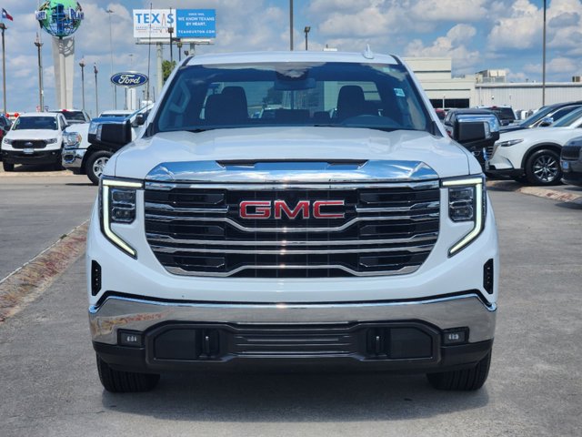 2024 GMC Sierra 1500 SLT 2