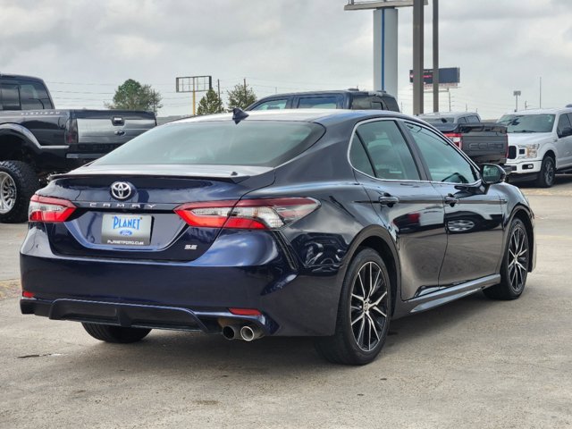 2022 Toyota Camry SE 4