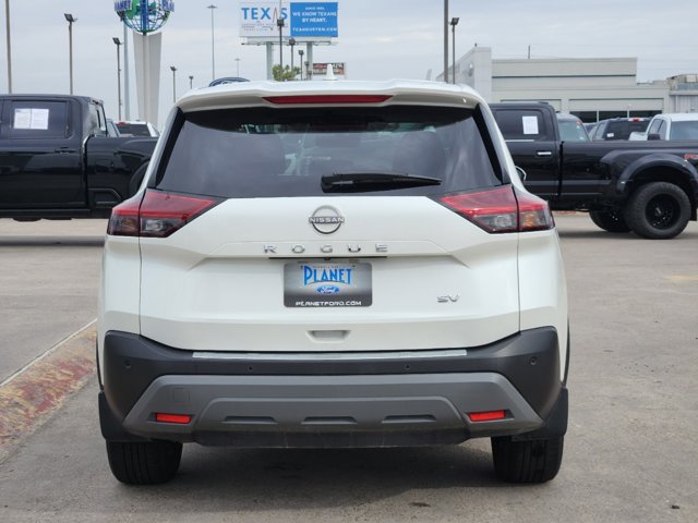 2022 Nissan Rogue SV 5