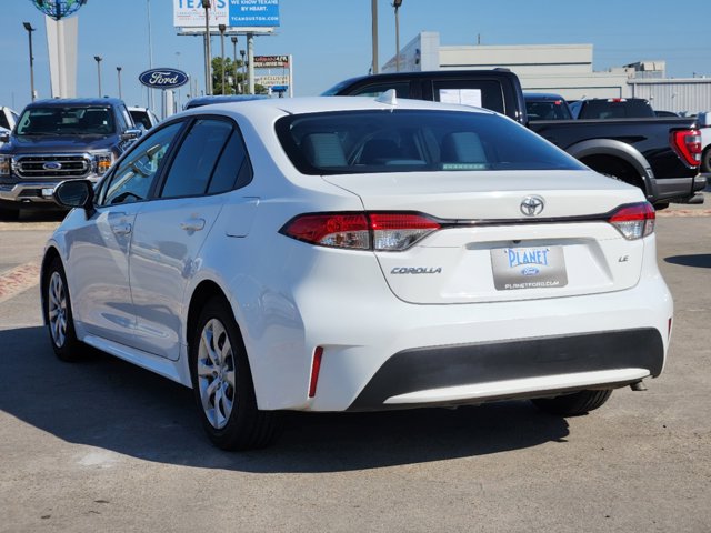 2020 Toyota Corolla LE 4