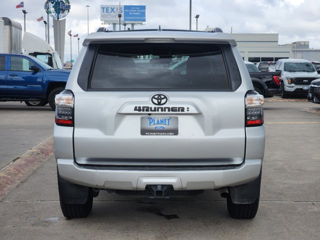 2022 Toyota 4Runner SR5 5