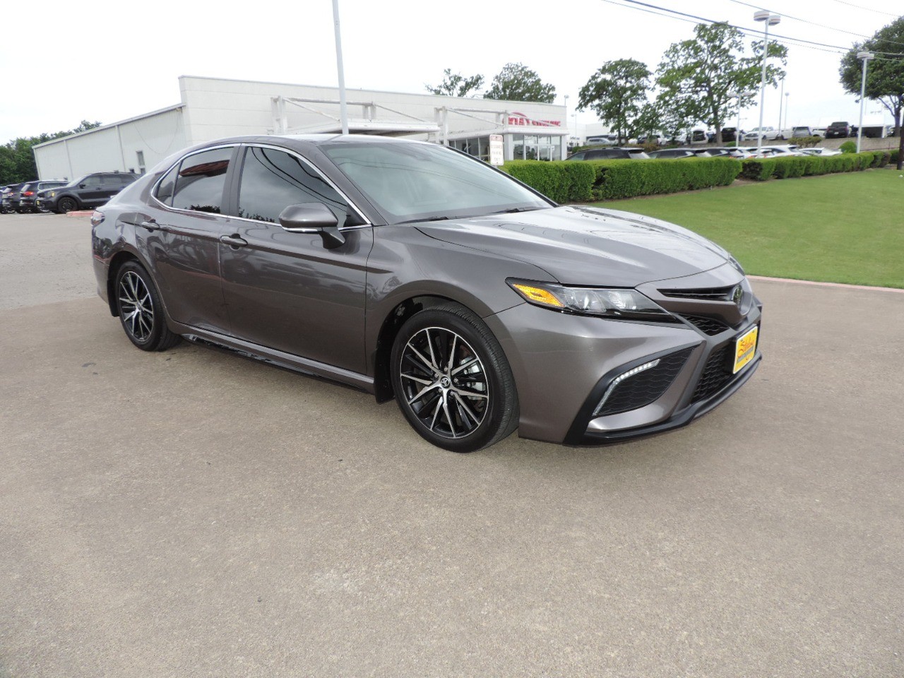 2023 Toyota Camry SE Auto (Natl) photo