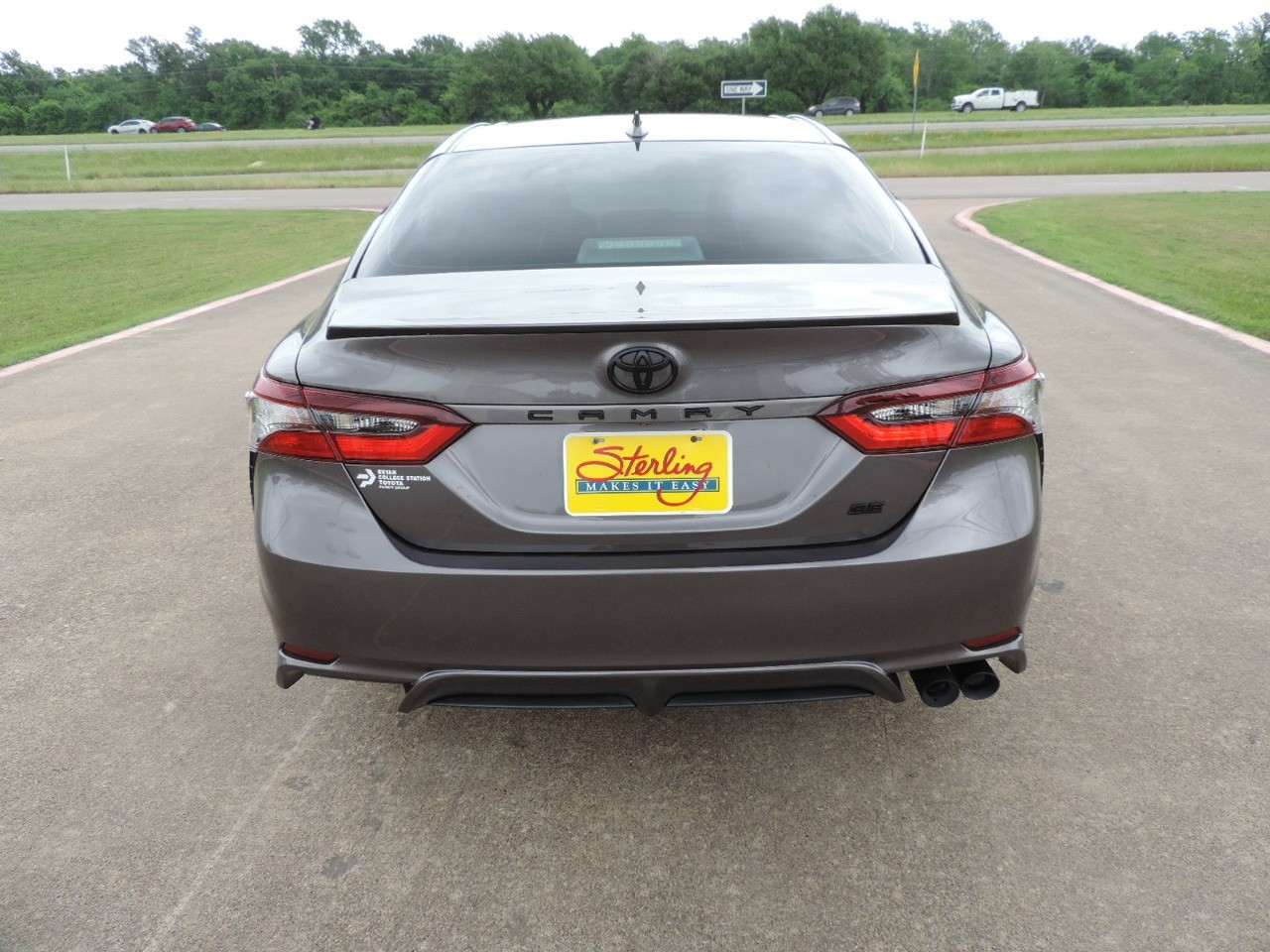 2023 Toyota Camry SE Auto (Natl) photo