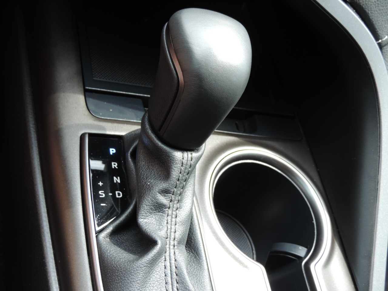 2023 Toyota Camry SE Auto (Natl) photo