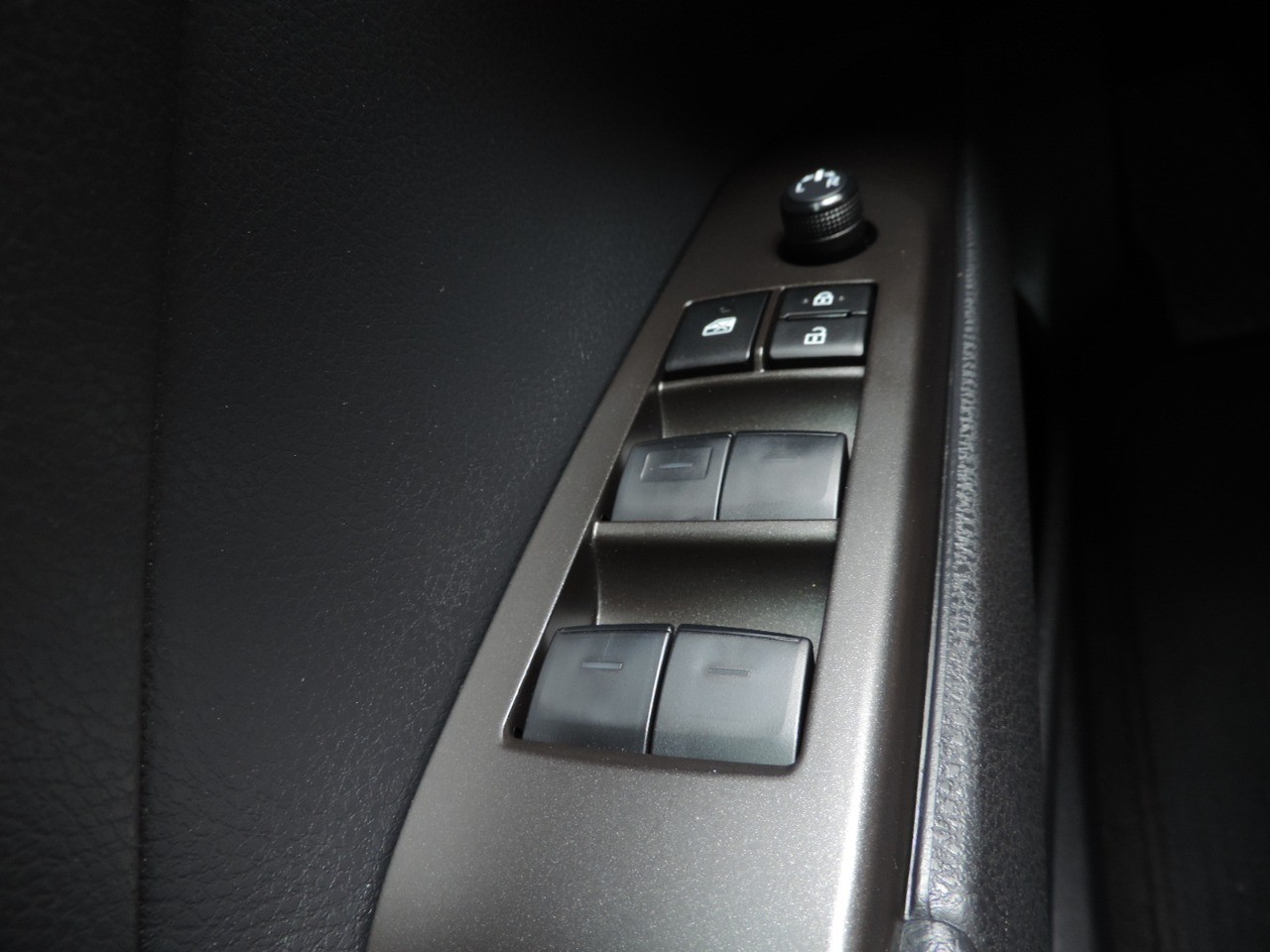 2023 Toyota Camry SE Auto (Natl) photo