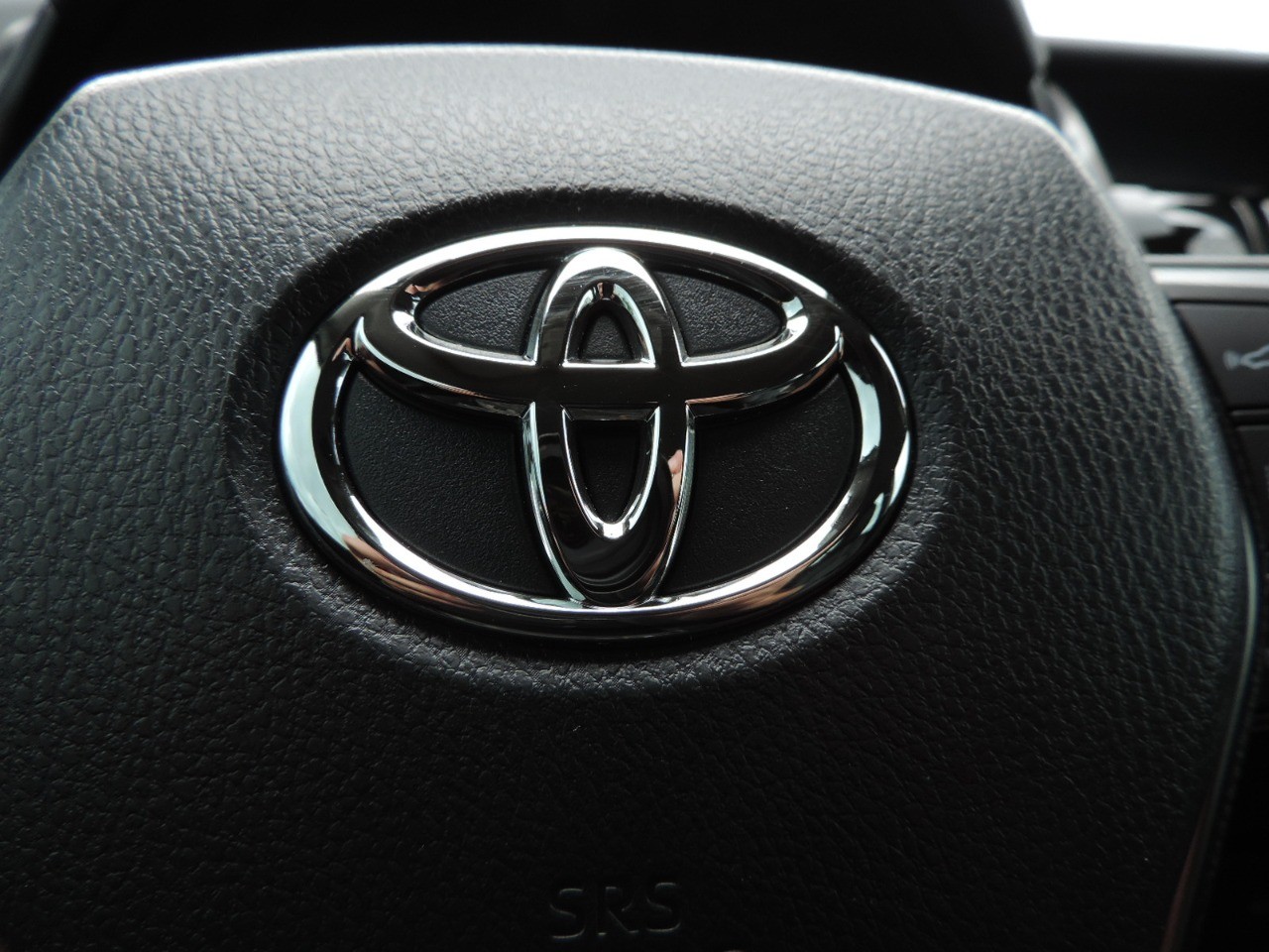 2023 Toyota Camry SE Auto (Natl) photo