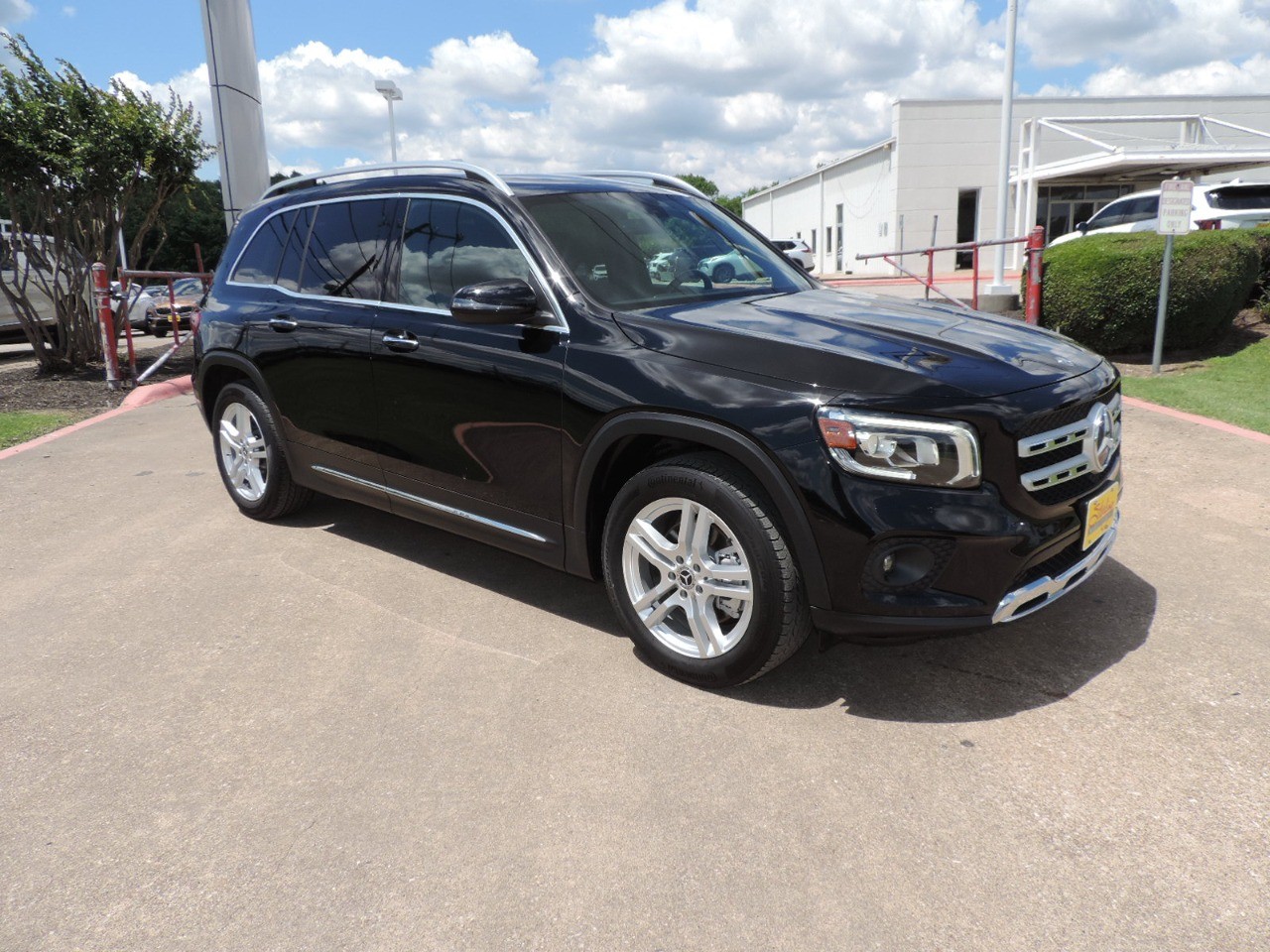 2020 Mercedes-Benz GLB GLB 250 SUV photo