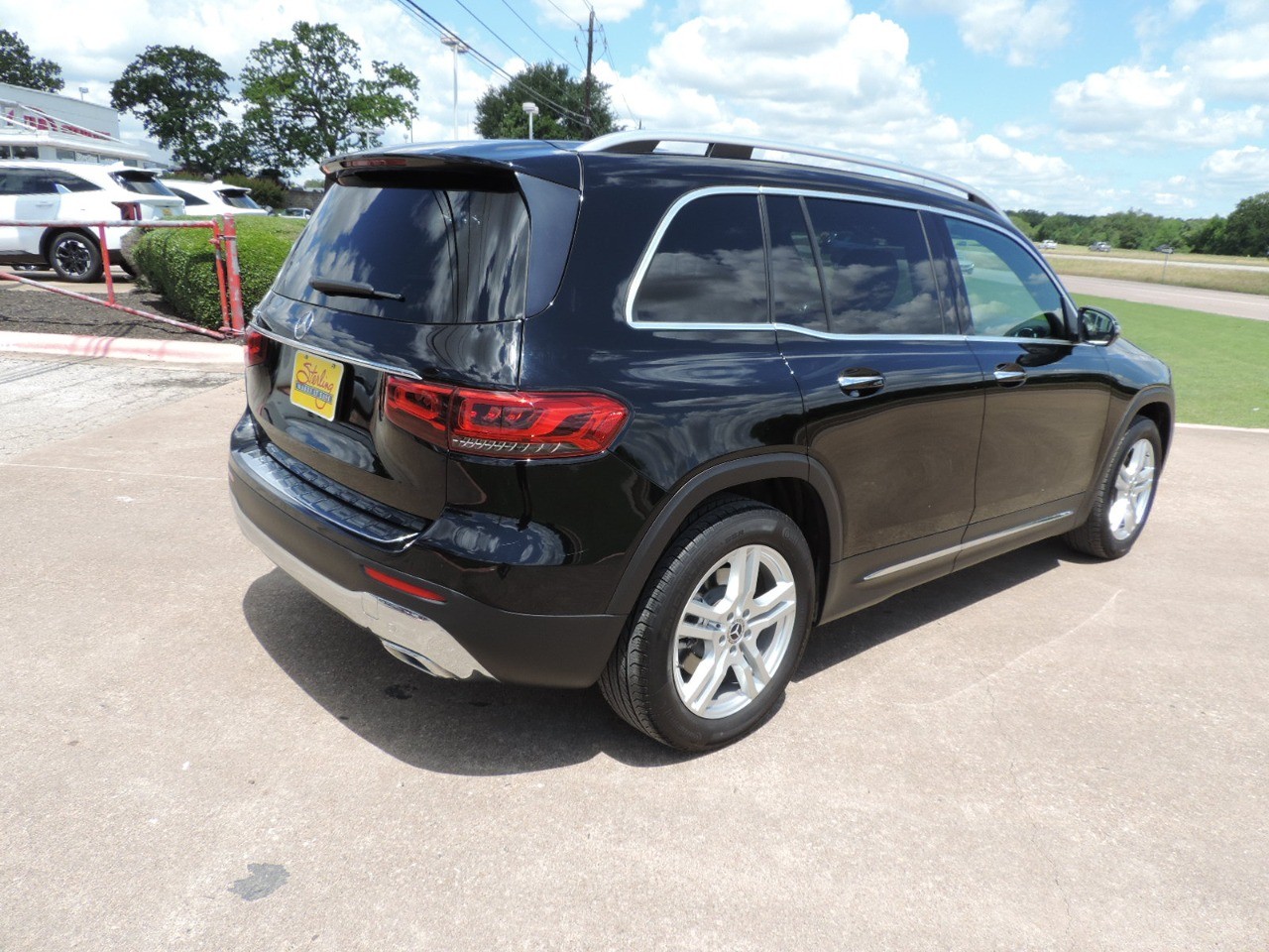 2020 Mercedes-Benz GLB GLB 250 SUV photo