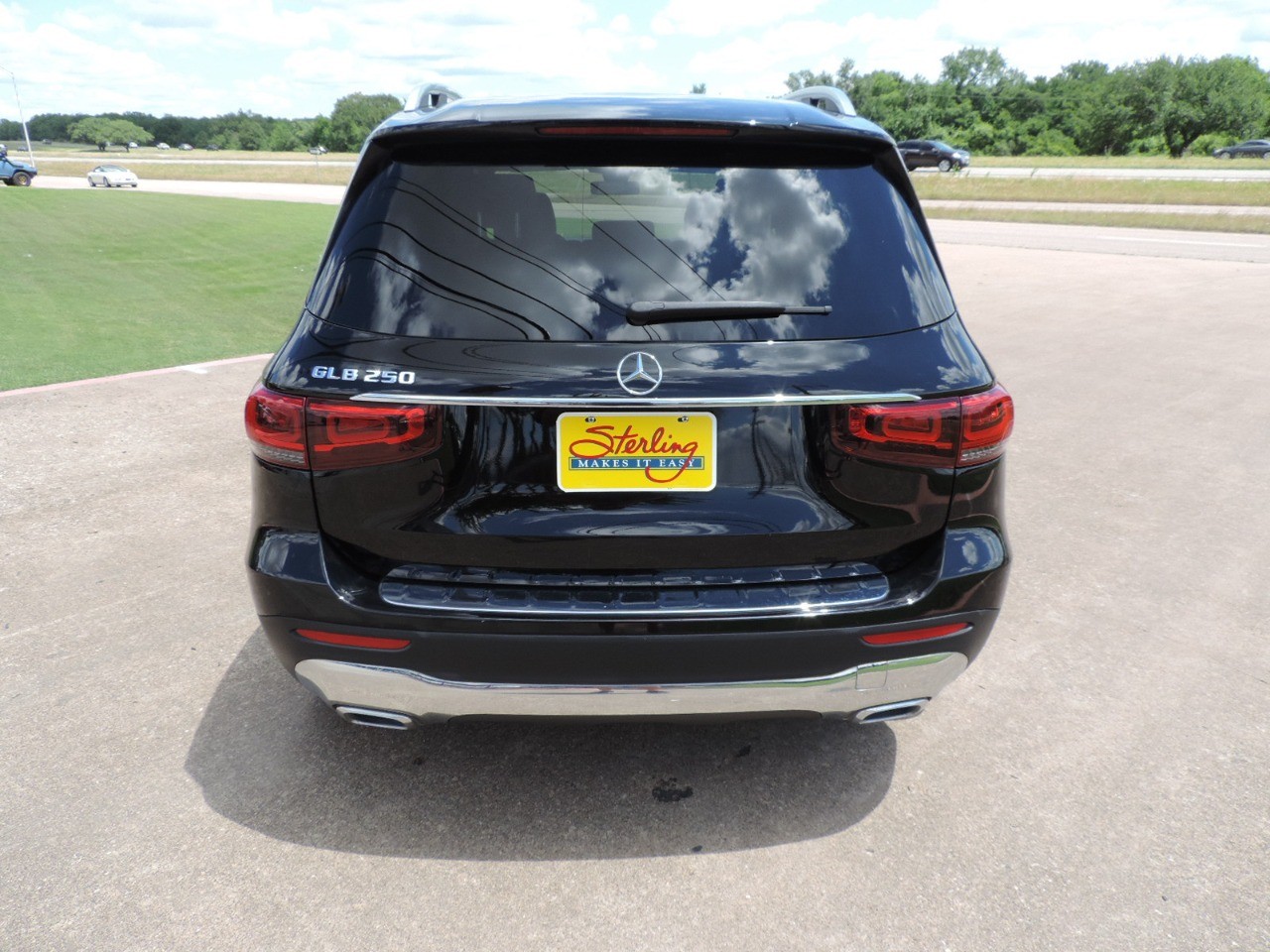 2020 Mercedes-Benz GLB GLB 250 SUV photo