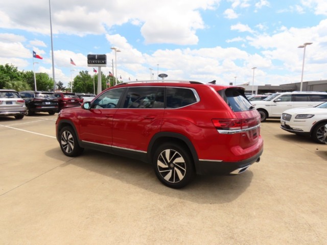 2024 Volkswagen Atlas 2.0T SEL 4MOTION photo