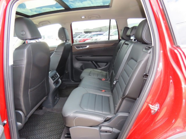 2024 Volkswagen Atlas 2.0T SEL 4MOTION photo