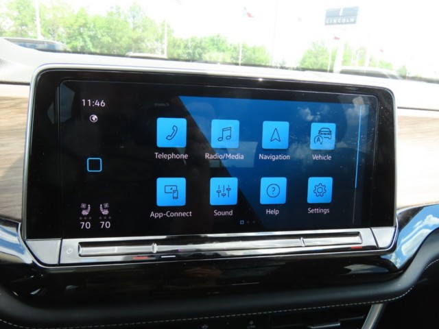 2024 Volkswagen Atlas 2.0T SEL 4MOTION photo