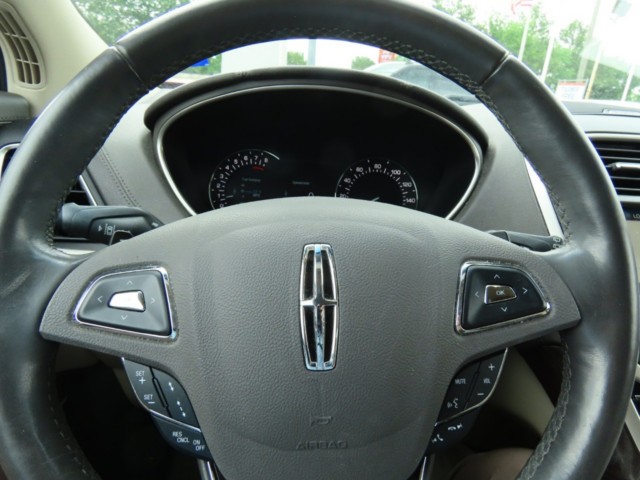 2017 Lincoln MKX Reserve FWD photo