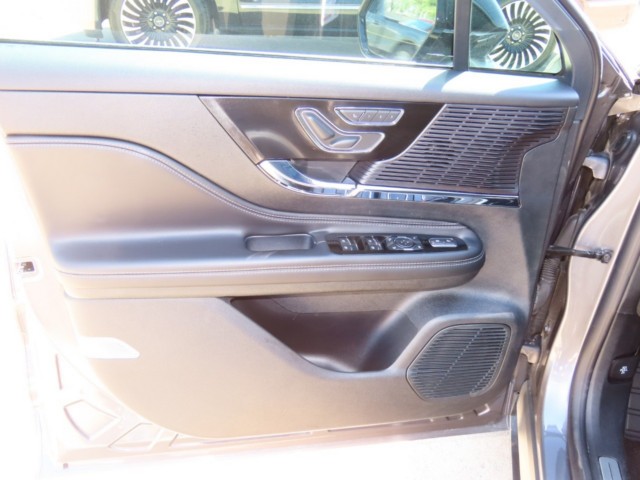 2022 Lincoln Corsair Standard FWD photo