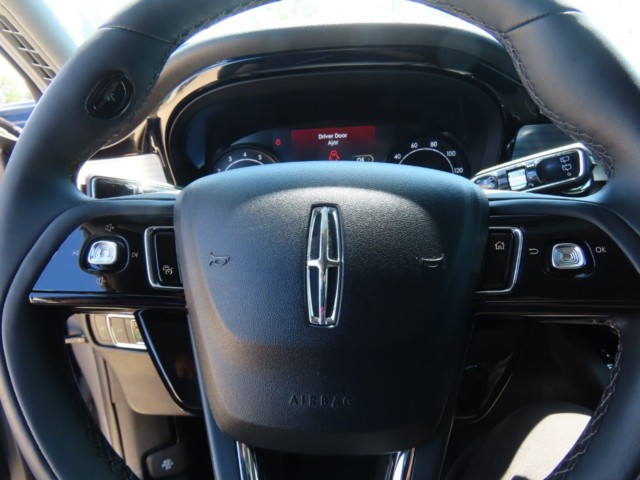 2022 Lincoln Corsair Standard FWD photo