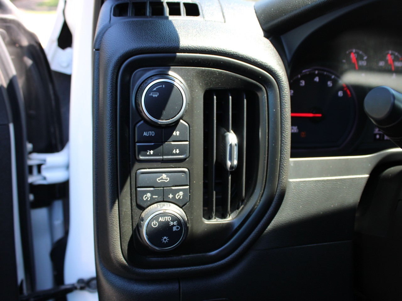 2022 Chevrolet Silverado 2500HD 4WD Crew Cab 172 Work Truck photo