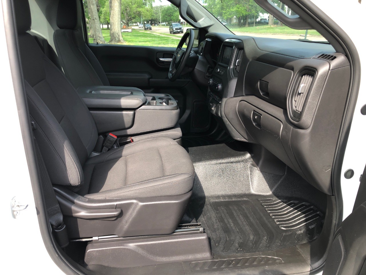 2024 Chevrolet Silverado 1500 2WD Reg Cab 140 Work Truck photo